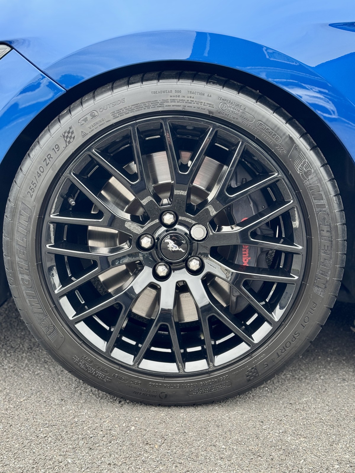 Pose de film de protection PPF pour voiture à Annecy 74 Haute-Savoie