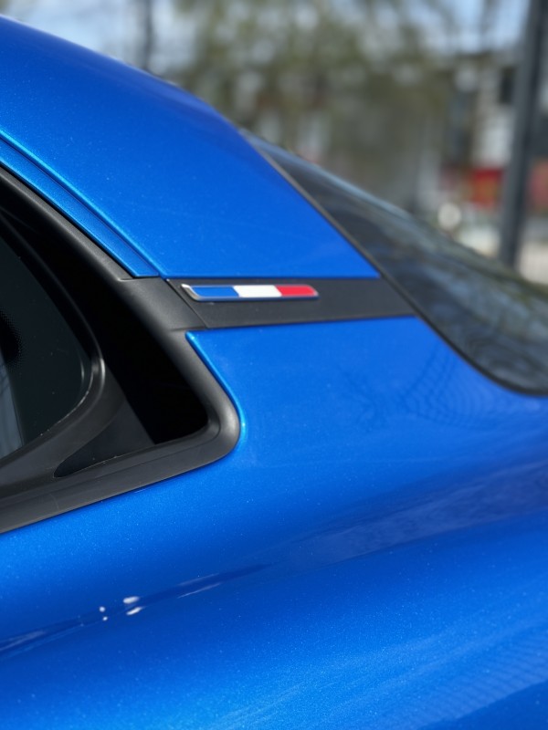 Pose de film PPF pour notre client tout nouveau propriétaire de cette Alpine A110 GT close up