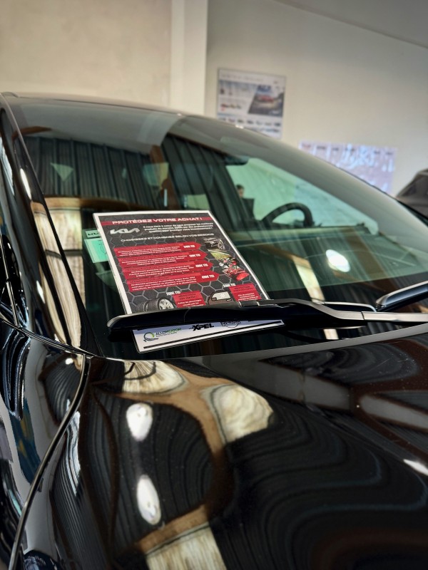 Lustrage et pose de traitement céramique Krytex sur le pare-brise et sur la carrosserie de cette Kia EV6 affichette