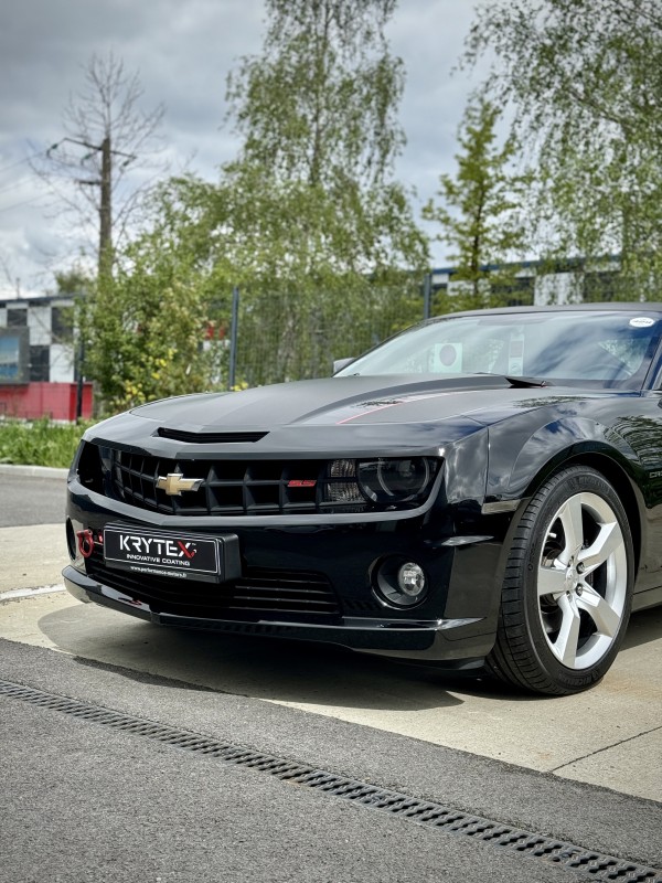 Polissage et traitement céramique monocouche d'une Chevrolet Camaro face avant