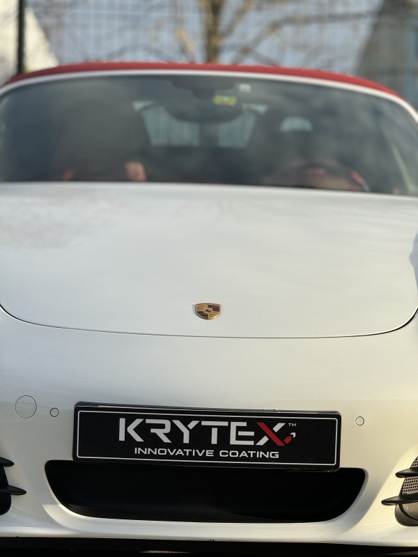 Traitement céramique Krytex sur une Porsche Boxster S : offrez une protection haut de gamme à votre bolide dans notre centre de detailing à Viry, à proximité de Genève et d'Annecy