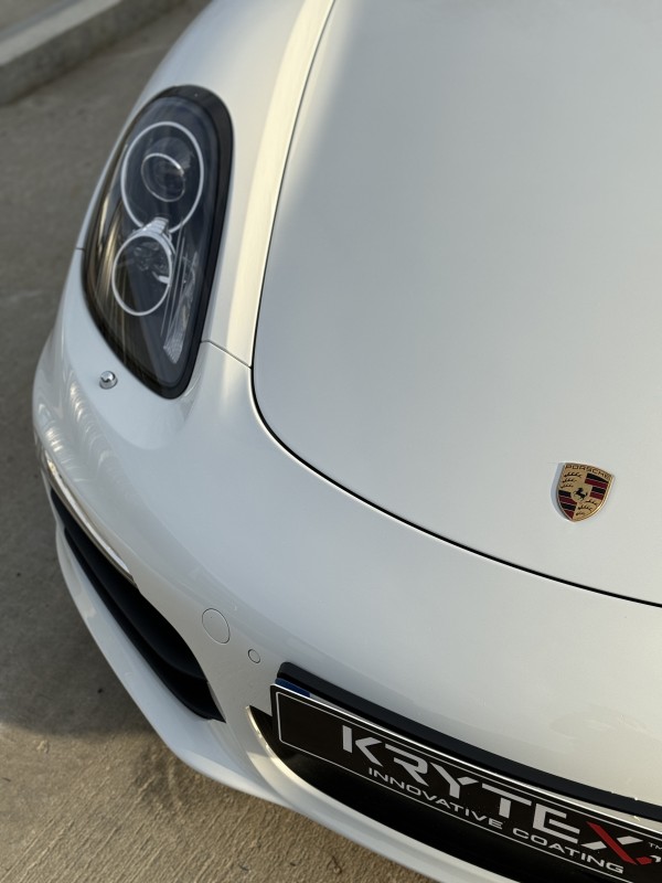 Traitement céramique Krytex sur une Porsche Boxster S : offrez une protection haut de gamme à votre bolide dans notre centre de detailing à Viry, à proximité de Genève et d'Annecy