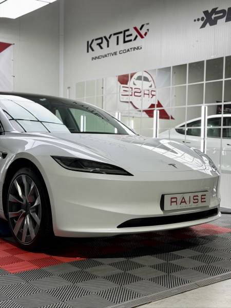 PPF Tesla à Genève : protéger sa Tesla avec un film XPEL haut de gamme