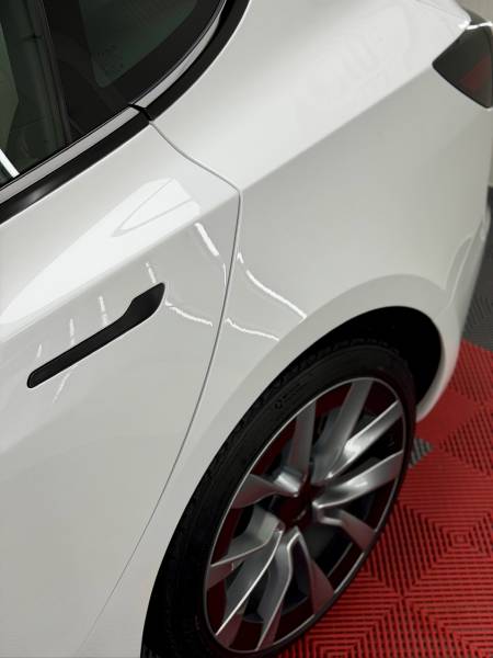 Prix PPF Tesla à Genève et Annecy : combien coûte la protection d’une Tesla ?