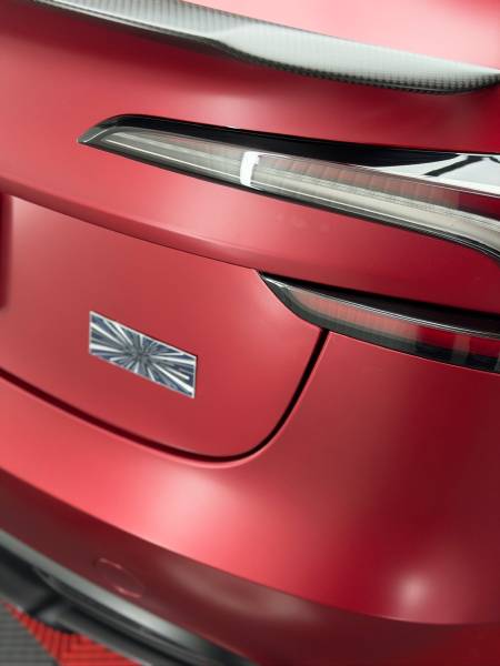 Traitement céramique au printemps : la meilleure façon de protéger et sublimer votre Tesla après l’hiver en Haute-Savoie 