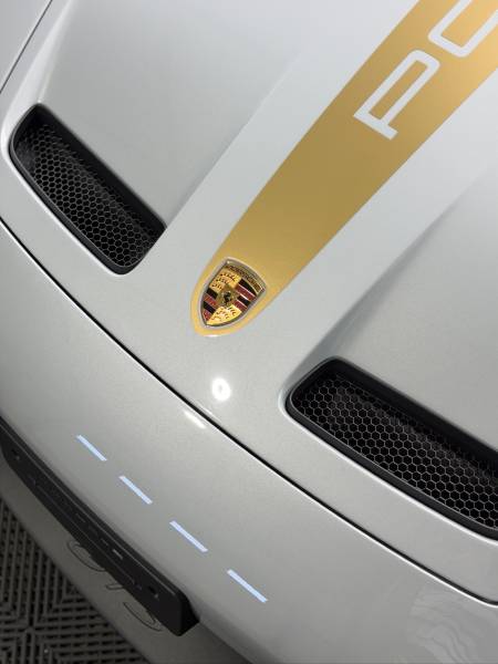 Pose d’un PPF complet XPEL Fusion sur Porsche GT3 Touring : sortie concession Porsche Lausanne