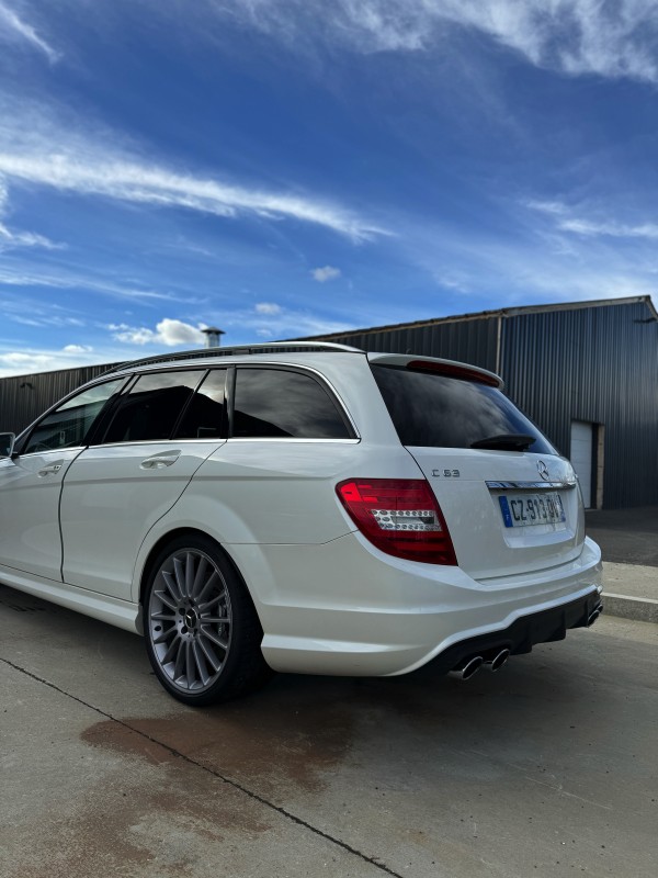 Nettoyage intérieur et extérieur Mercedes C63 AMG à Viry