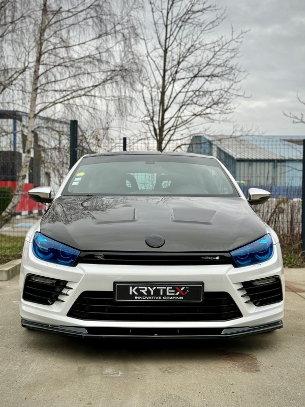 Pose d’un traitement céramique 3 couches sur une Volkswagen Scirocco, Centre esthétique automobile près de Genève