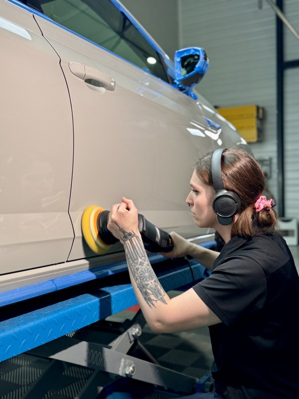 Protection céramique complète sur une Volkswagen Polo neuve – à Viry, tout près de Genève