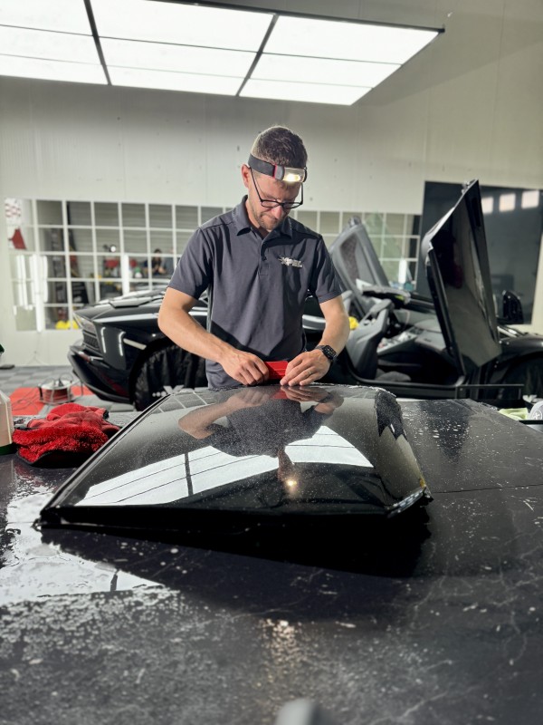 Pose de film XPEL intégral sur une Lamborghini Aventador S Roadster – L’excellence de la protection à Viry, entre Genève et Annecy