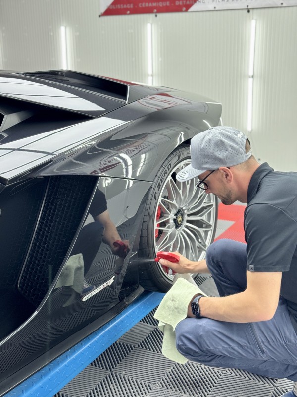 Protéger sa Lamborghini avec un film PPF XPEL FUSION – L’excellence posée à Viry, chez Raise Detailing