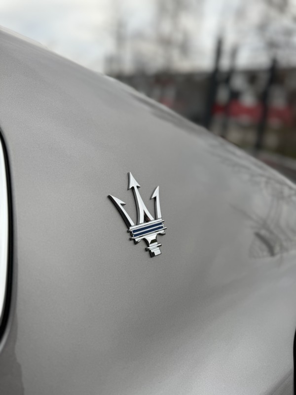 Nettoyage intérieur et extérieur Maserati Ghibli à Viry